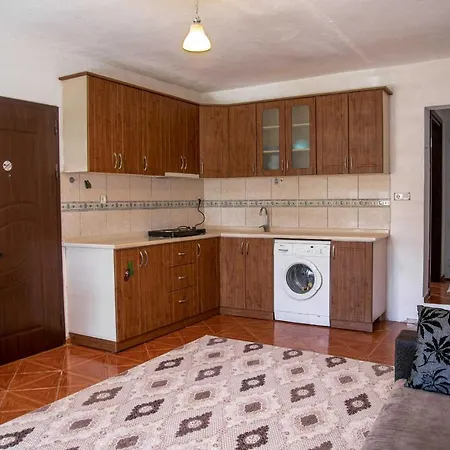 Yaliyani * Yaliciftlik