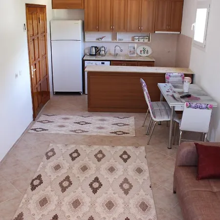 Motel Yaliyani Yalıçiftlik