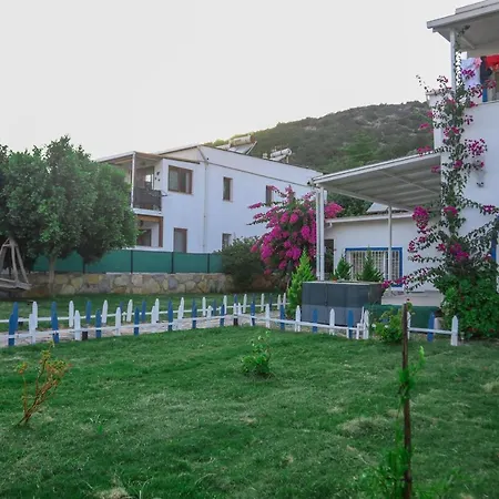 Yaliyani * Yalıçiftlik