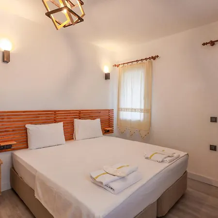 Motel Yaliyani Yalıçiftlik