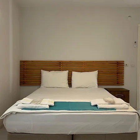 Yaliyani * Yalıçiftlik